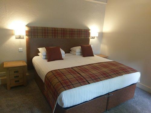 Benleva Hotel Drumnadrochit Buitenkant foto